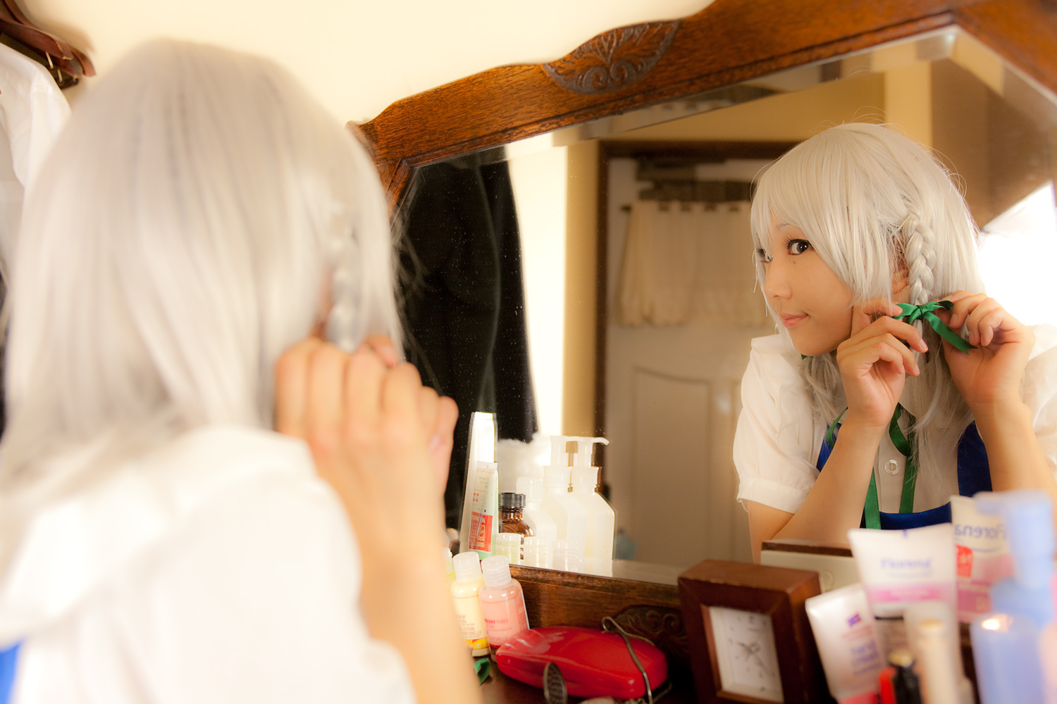 cosplay美女套图 c77 Sakuya Izayoi　白丝假发扮相(1)